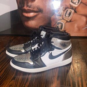 Air Jordan 1 “silver toe” women’s 12 (men’s 10.5) women’s shoe rare  unisex